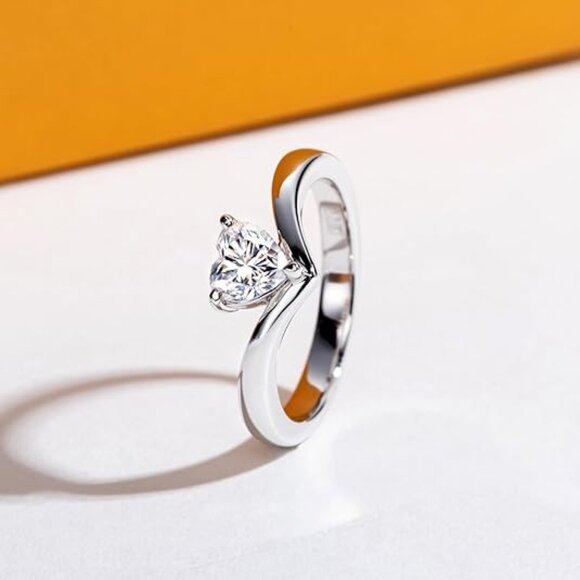 0.6cttw Heart Cut Moissanite D Color VVS1 Clarity Silver Wedding Ring - Picture 3 of 6